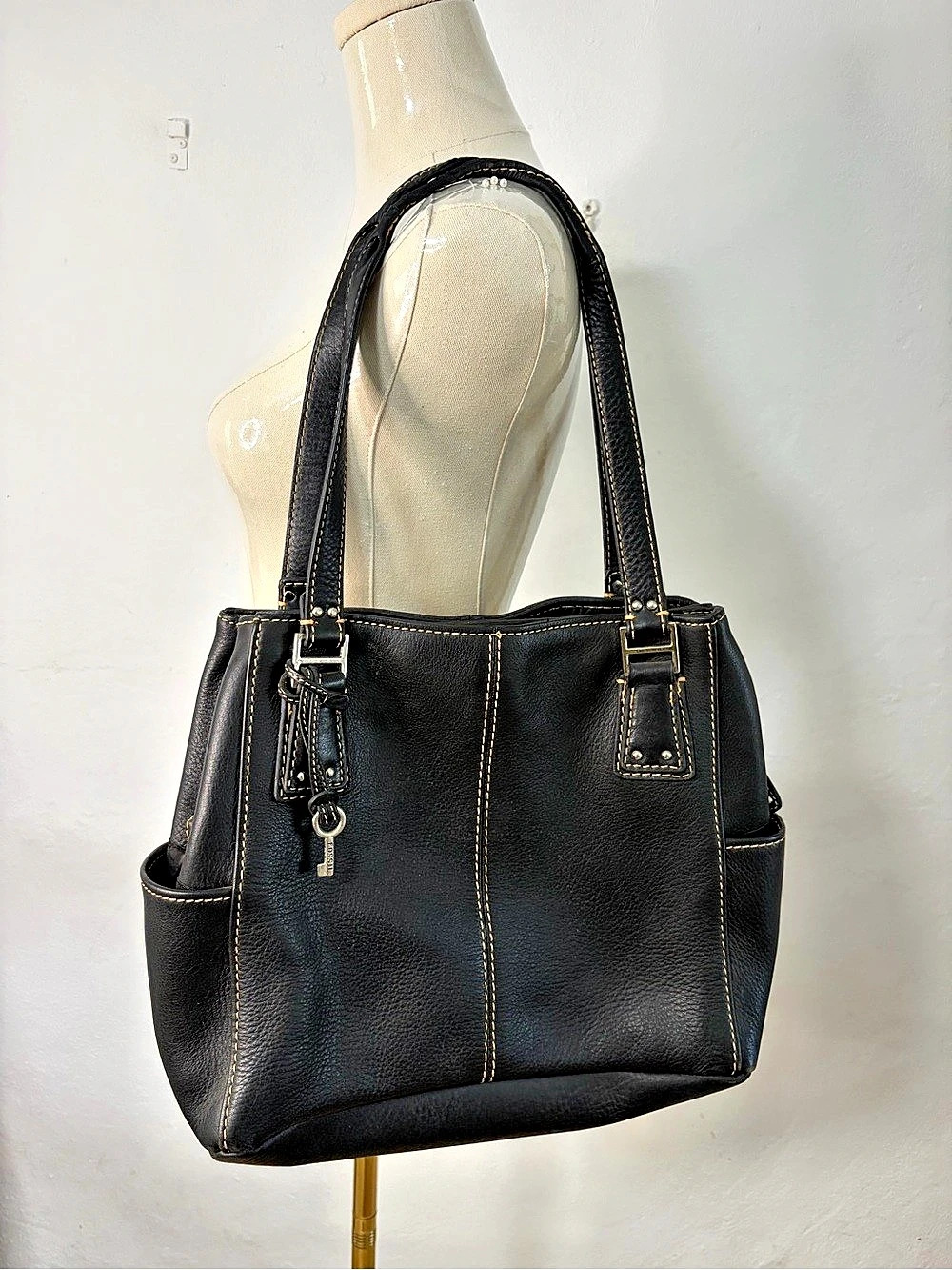 Fossil Leather Tote in Black